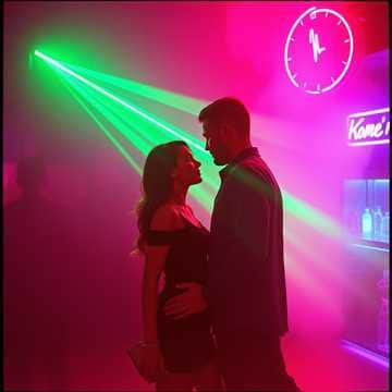 Vino fată lânga mine