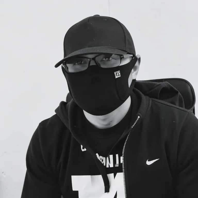 Soap boxing keyboard wannabe bugging me.